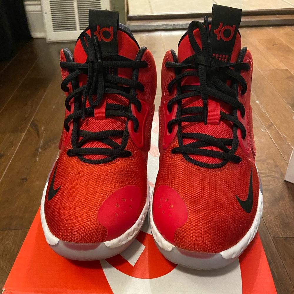 Nike KDs Vlll- Grade School Size 6.5